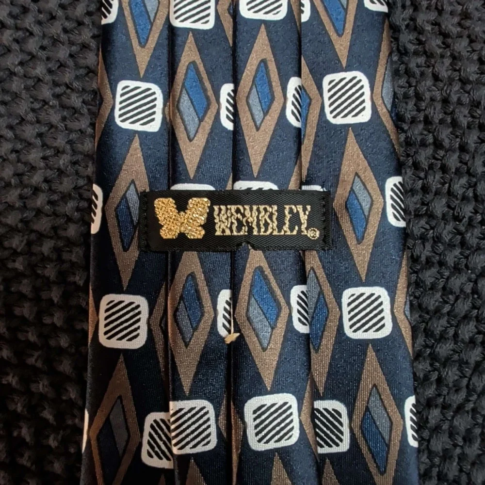 Wembley Necktie Mens One Size Navy Blue Tan Geometric‎ Diamond Made in USA